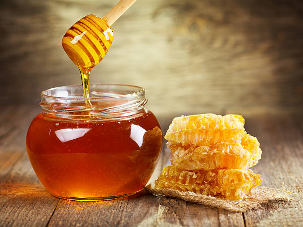 Read more about the article LET’S GET ORGANIC HONEYHOLIC!