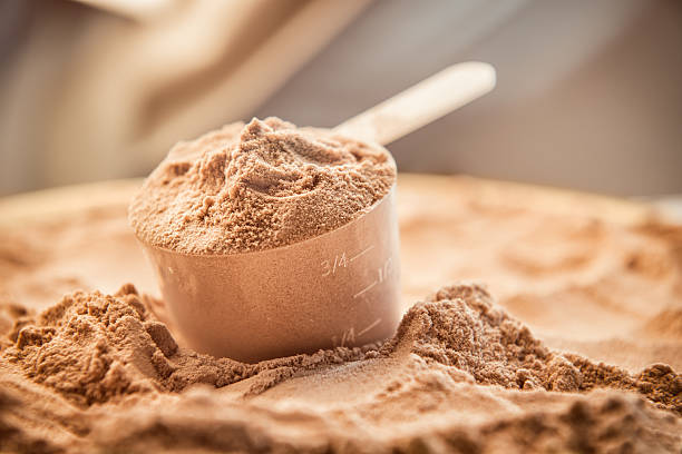 You are currently viewing Whey protein: benefits and side-effects