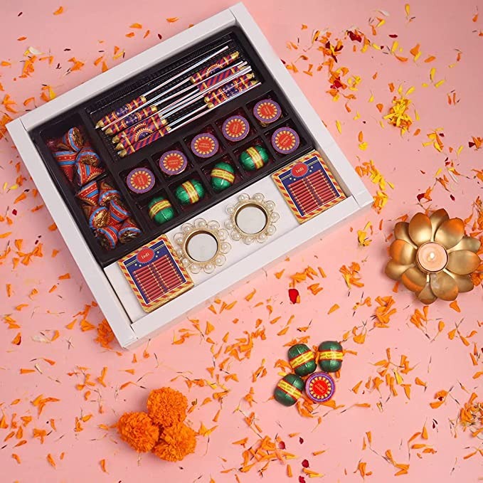 RUCHOKS – Premium Diwali Cracker Chocolates Gift Pack + Ladi 445g P1+Ladi